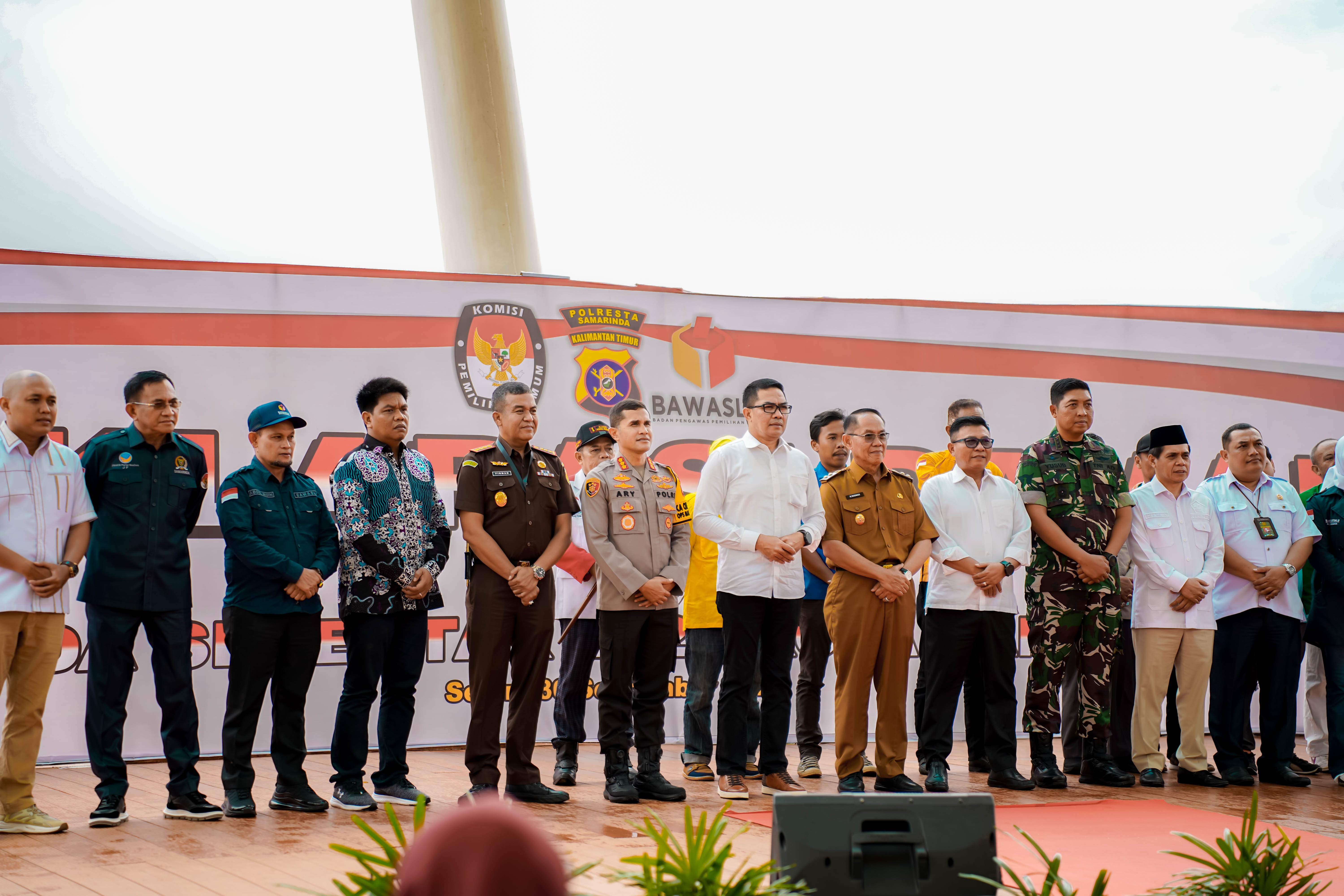 Deklarasi Pemilu Damai Kota Samarinda yang diprakarsai oleh Polresta Samarinda.
