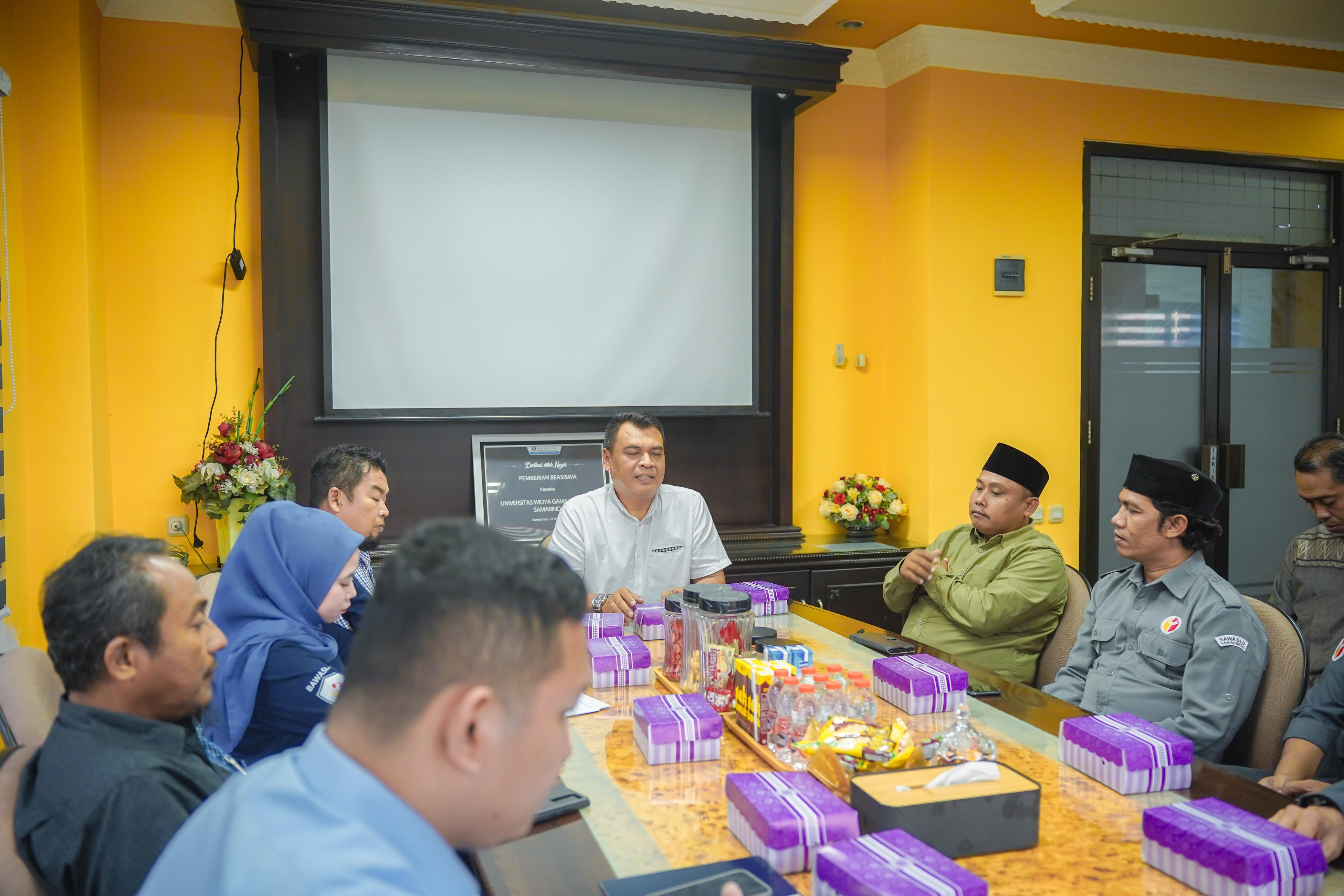 Badan Pengawas Pemilu (Bawaslu) Kota Samarinda melaksanakan audiensi dengan Universitas Widya Gama Mahakam (UWGM) Kota Samarinda.
