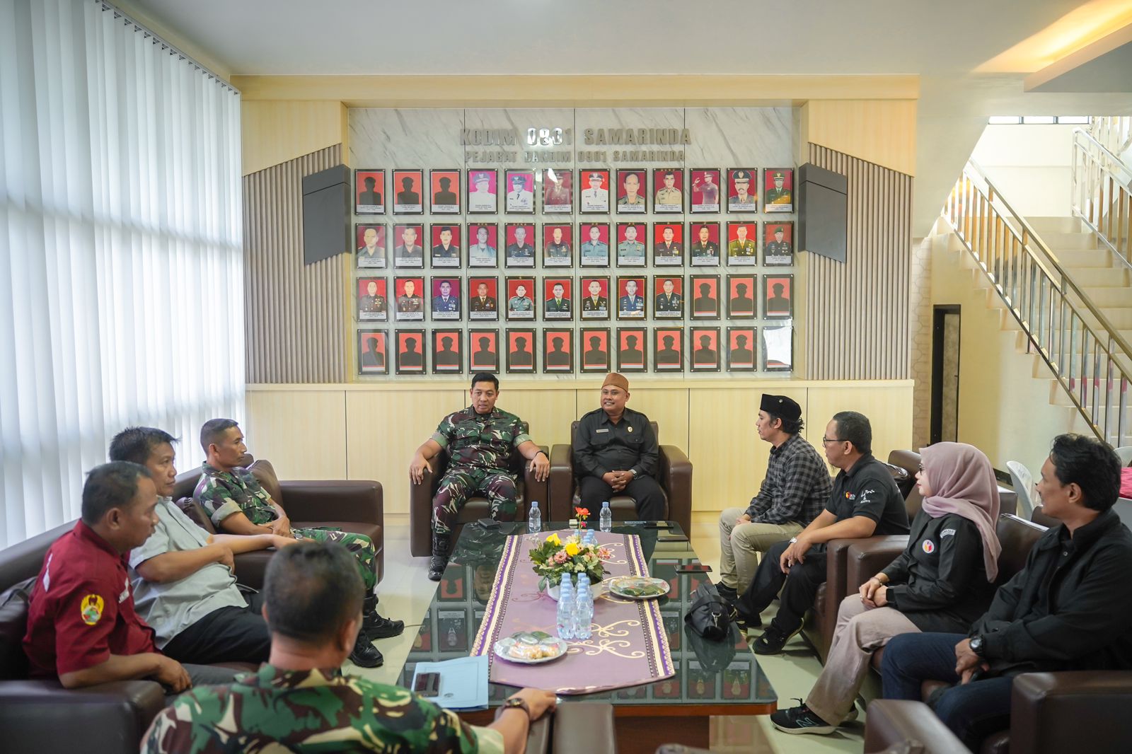 Bawaslu Kota Samarinda memperkuat sinergi dengan Komando Distrik Militer (Kodim) 0901 Samarinda untuk memastikan akurasi data pemilih menjelang perhelatan demokrasi mendatang.