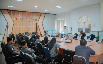 Ketua Bawaslu Samarinda, Abdul Muin bersama Anggota Tumenggung Udayanan memimpin diskusi dalam agenda 3M