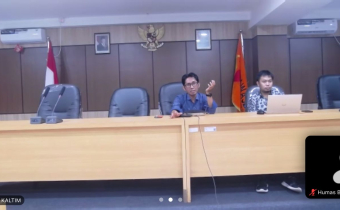 Rapat Persiapan Pengawasan Rekapitulasi Pemutakhiran Data Pemilih Berkelanjutan (PDPB) Triwulan I Daring bersama Anggota Bawaslu Kaltim Galeh Akbar Tanjung.